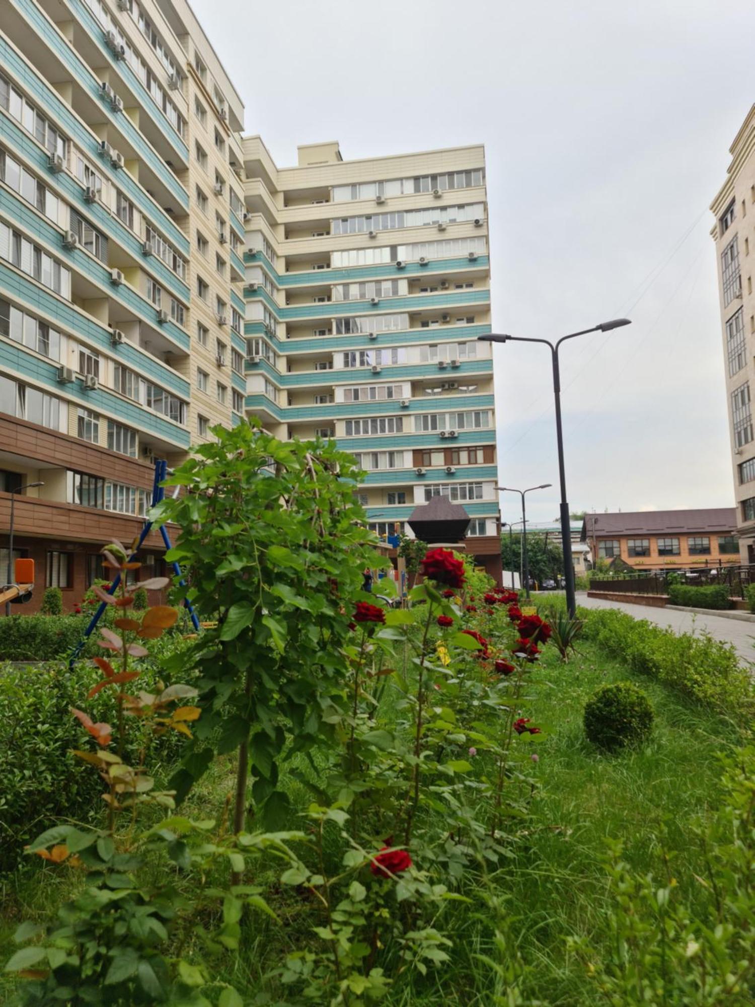 Новый Жк В Самом Центре Города アルマトイ エクステリア 写真